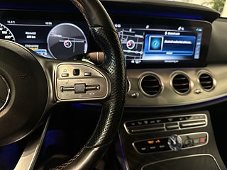 Mercedes-Benz E220 220 T d 4MATIC 9G AMG Drag Pvärm Kamera GPS S/V-hjul – bild 20