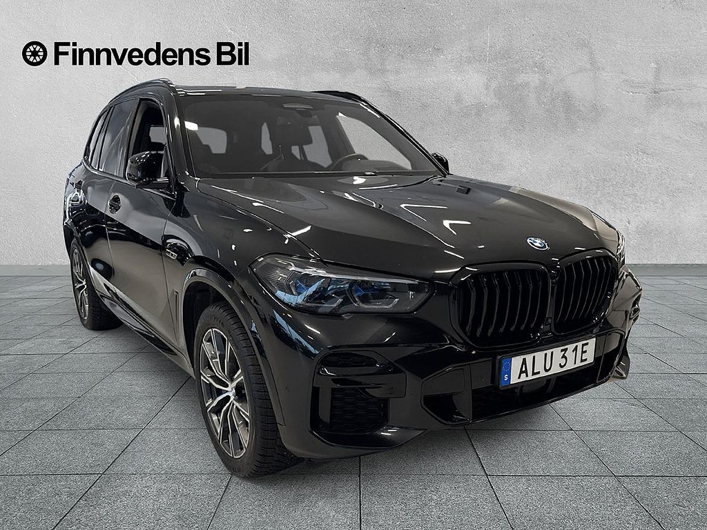 BMW X5 xDrive45e iPerformance M Sport (S&V hjul / pano/HK lj...