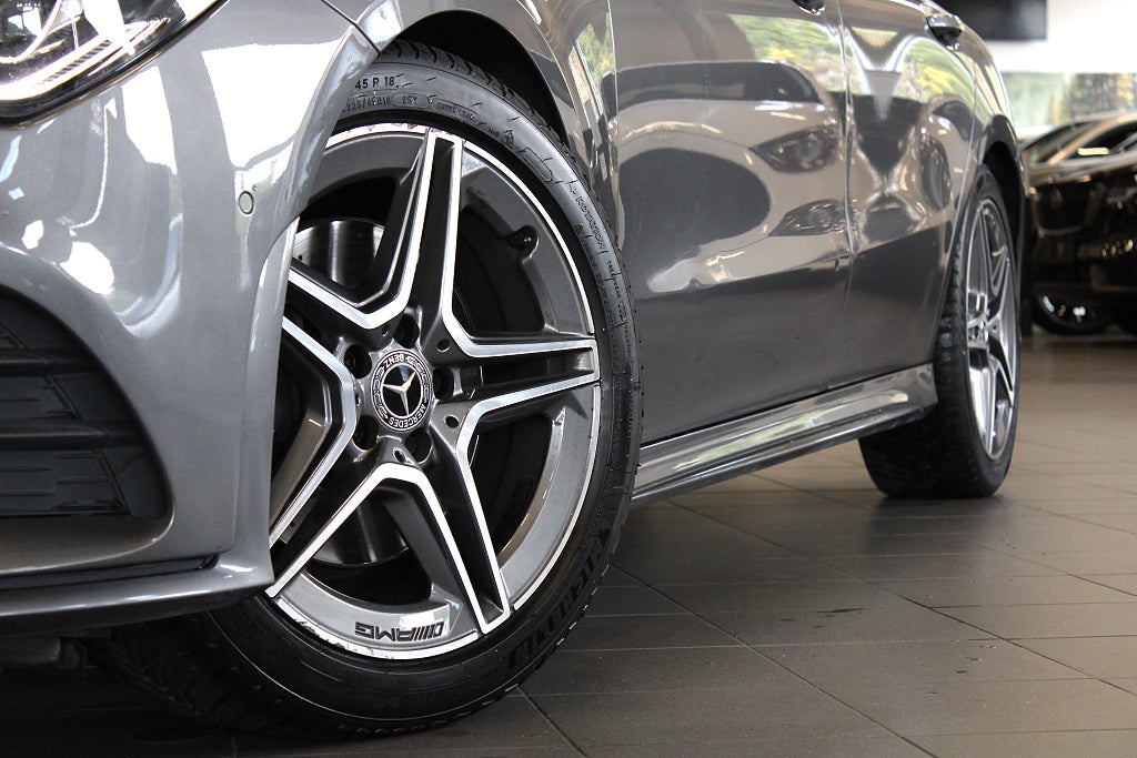 Mercedes-Benz CLA 200 /AMG/Panorama/Burmeister/Panelbelysning/Backkamera/