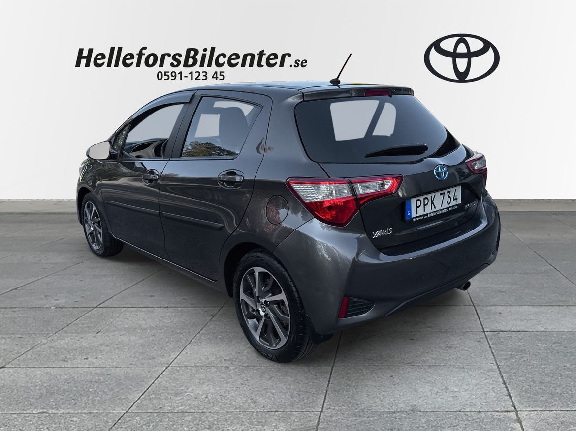 Toyota Yaris 2017, bild 2/10