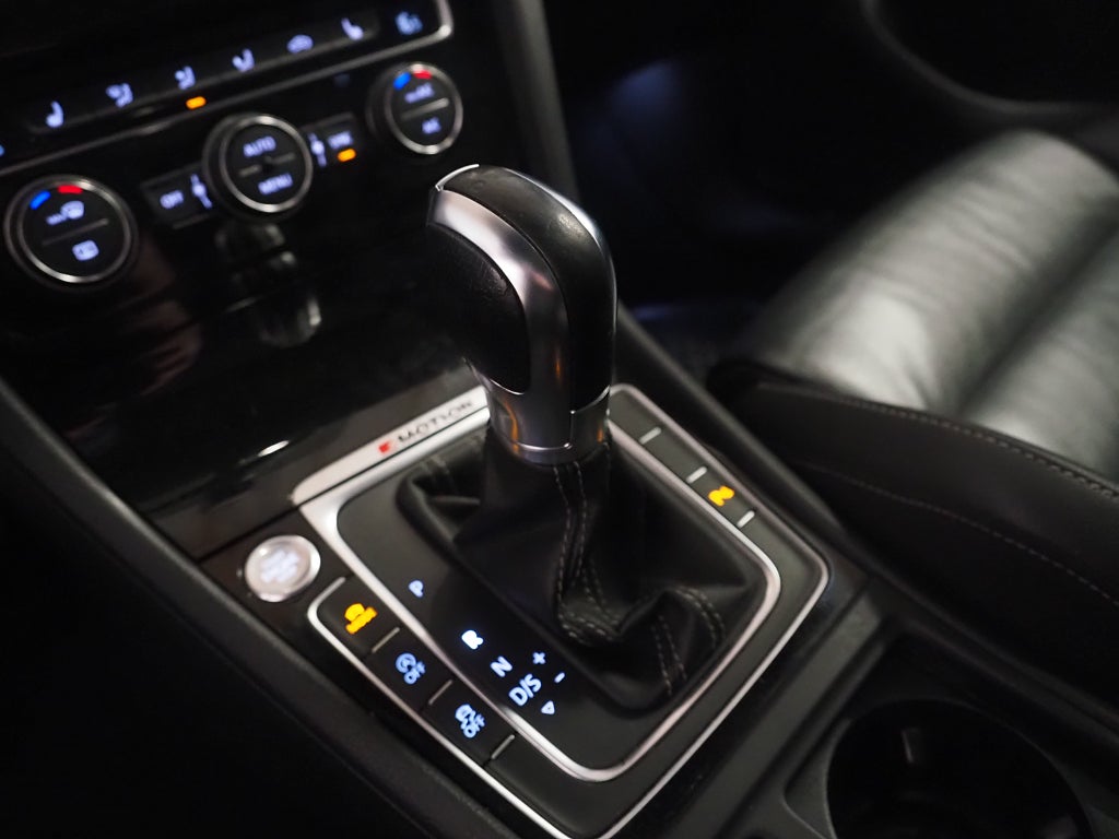 Volkswagen Golf SC R 2.0 TSI 300hk DSG 4M | Pano | Skinn | Dynaudio | 2017