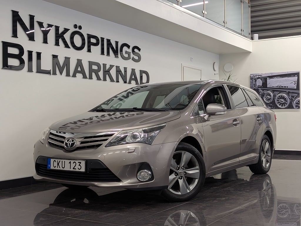 Toyota Avensis Kombi 1.8 Edition 50 | GPS | Kamera | Halvskinn | Drag