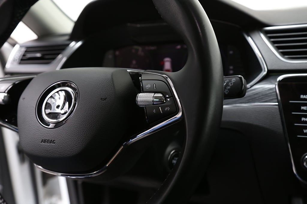 Skoda Superb iV Kombi 1,4 Plug-in Hybrid Style Navi Drag 2022