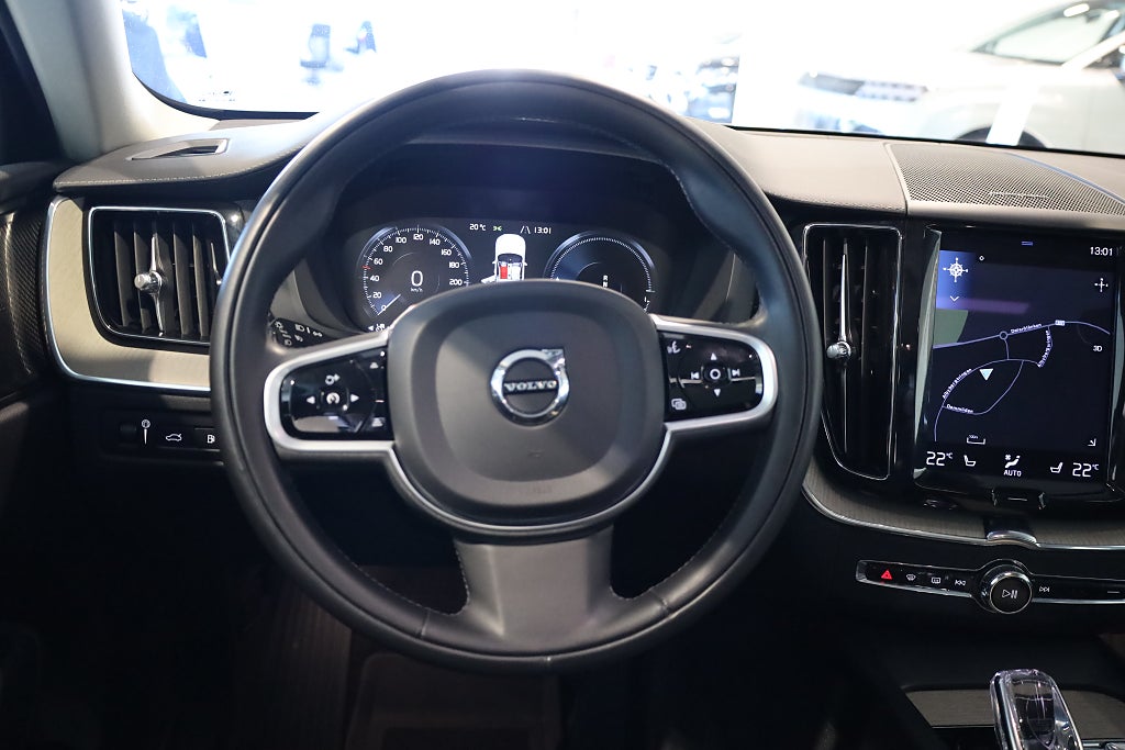 Volvo XC60 Recharge T8 AWD Inscription Orrefors Pano H&K 360° 2021
