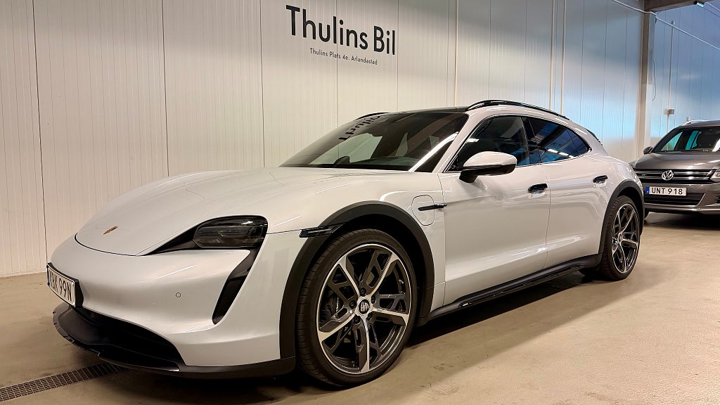 Porsche Taycan 4 Cross Turismo / Bakaxelstyrning / Nightvision