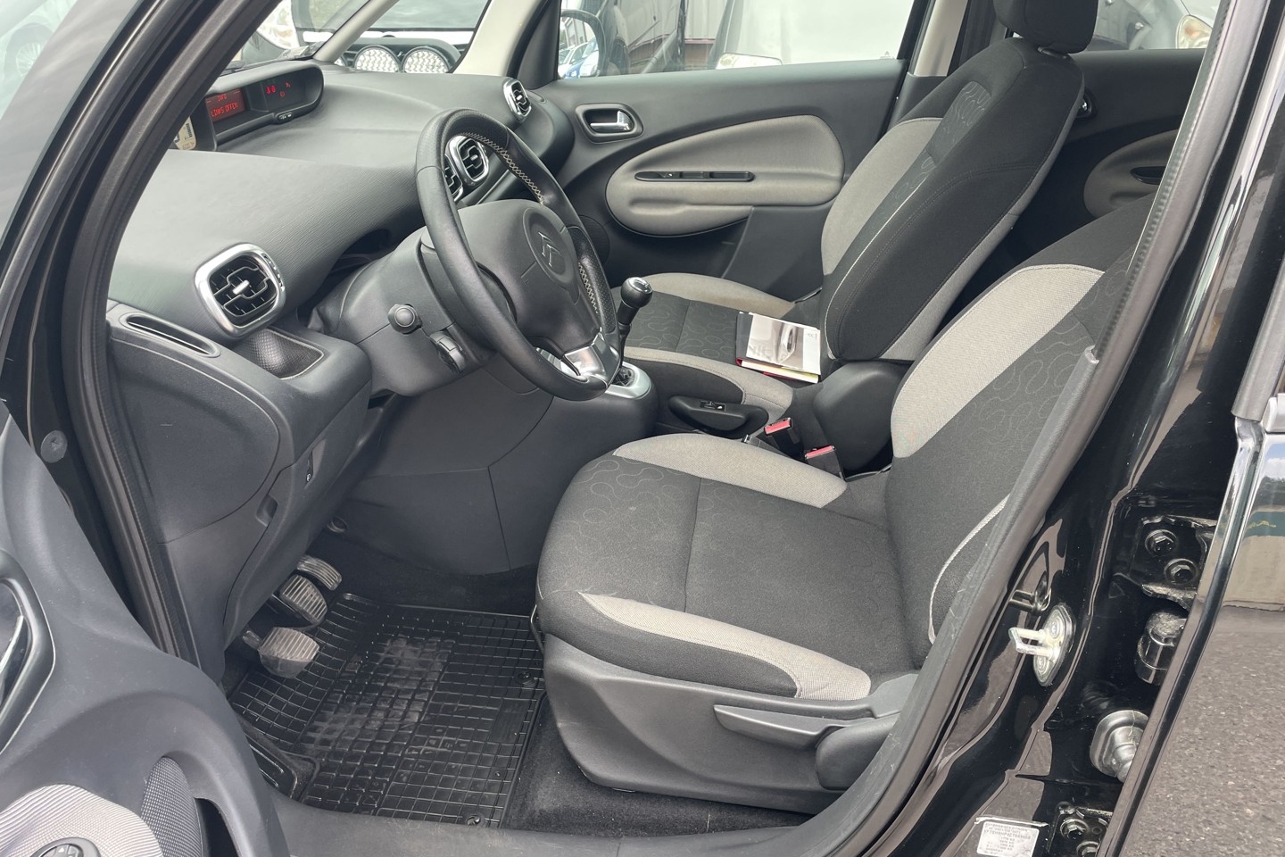 Citroen C3 Picasso 2012, kuva 6/10