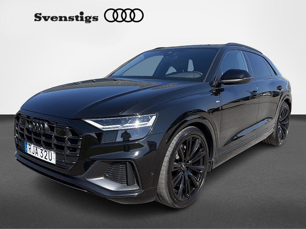 Audi Q8 50TDI 286hk S-line Panorama Backkamer Drag & Värma