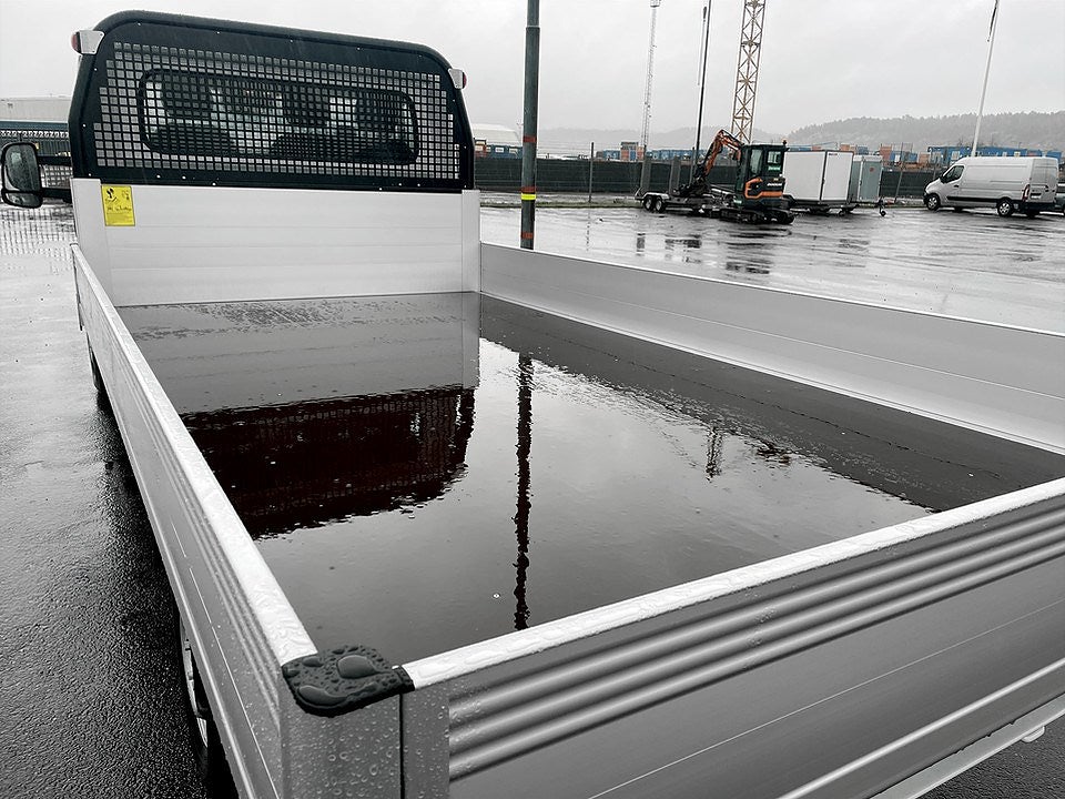 Bild på Peugeot Boxer Flak 4000 BlueHDi 180hk Aut - OMGÅENDE LEVERANS!