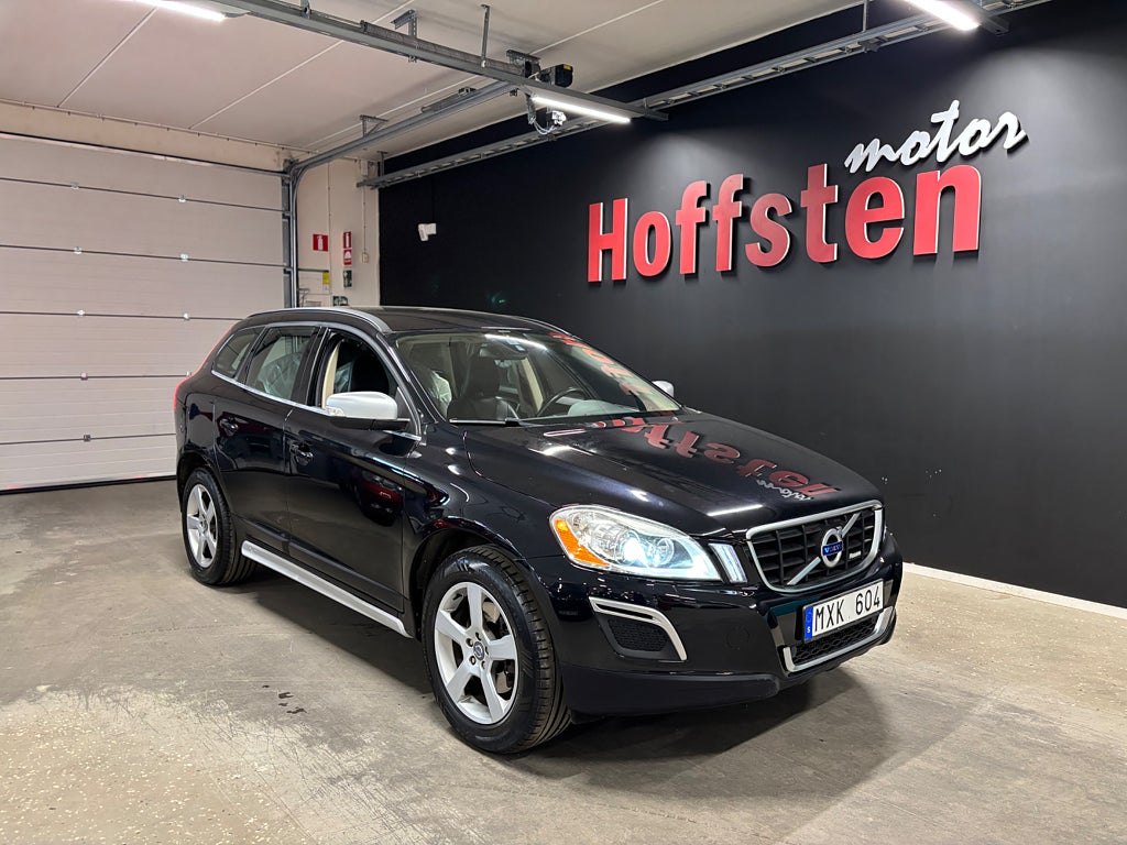 Volvo XC60 D4 AWD Geartronic R-Design | Automat | Helskinn