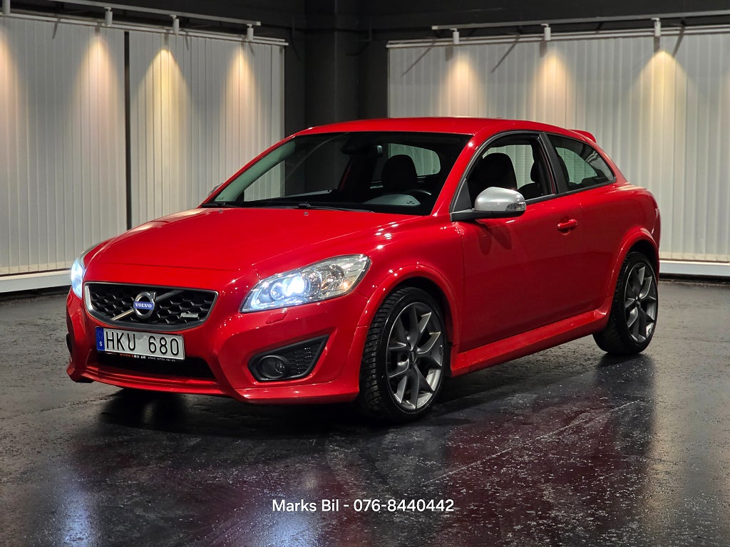 Volvo C30 D4 Momentum, R-Design/Besiktigad/Ny Servad/