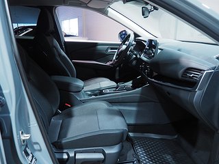 SUV Nissan Qashqai 7 av 23