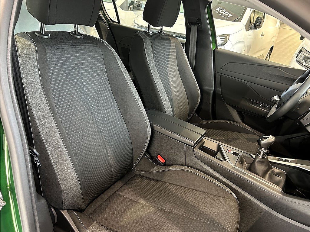 Bild på Peugeot 308 5D Active Pack 1.2 PT 130hk - CARPLAY,FARTHÅLLARE