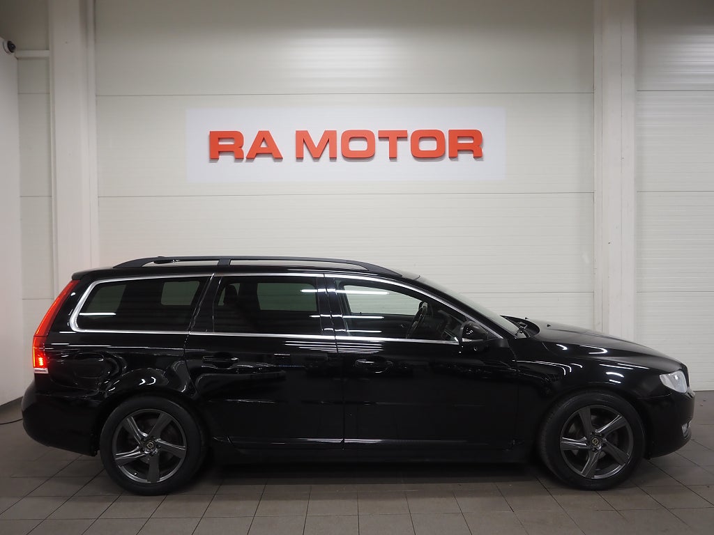 Volvo V70 D2 Geartronic Momentum Drag BLIS Farthållare Skinn 2015