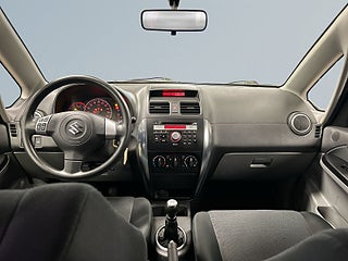 Suzuki SX4 1.6 DOHC 16V VVT Motor&kupé-Värm/LED/Kamkedja/S&V-Däck – bild 8