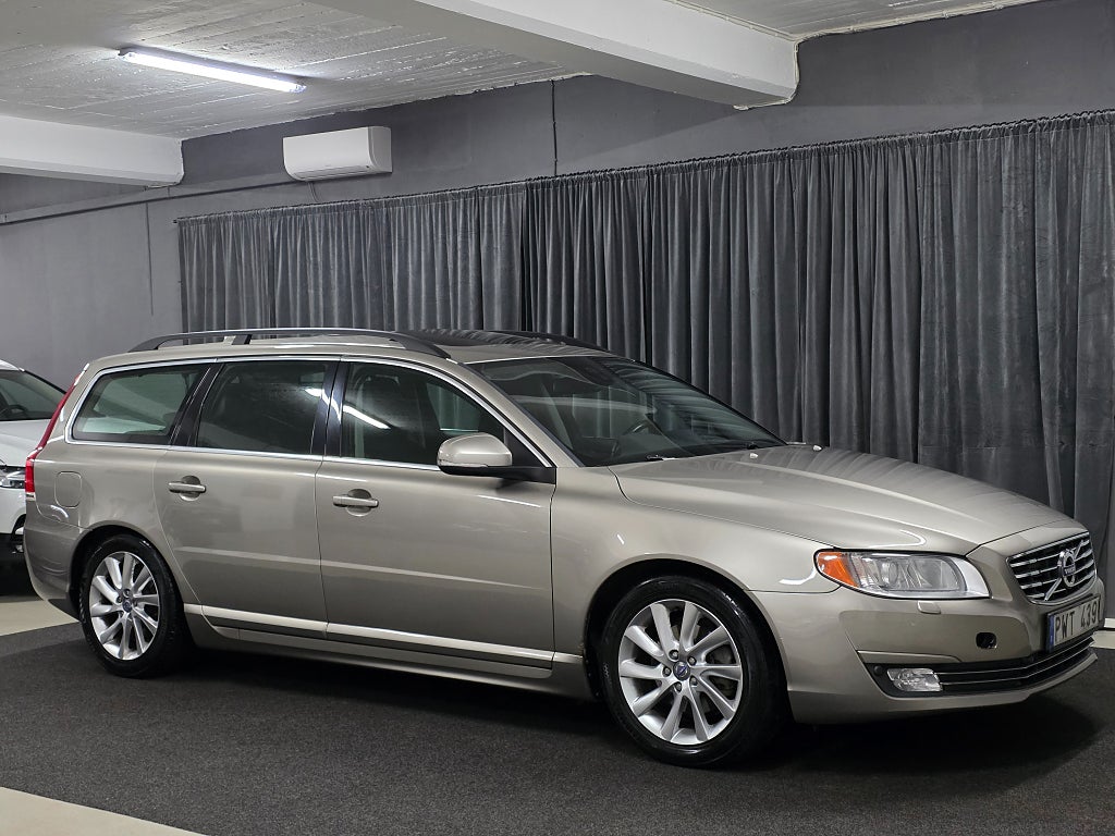 Volvo V70 D4 Momentum D-krok Taklucka Ny servad Navi 1 Ägare