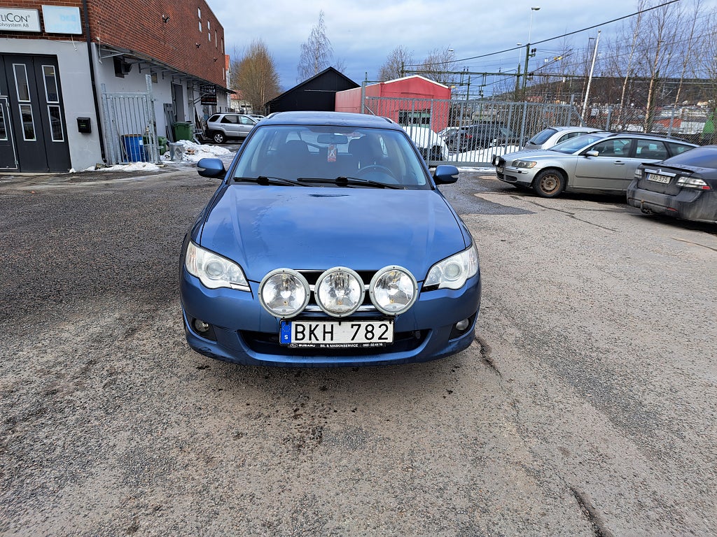 Subaru Legacy Wagon 2.0 4WD Euro 4  NY Besiktad