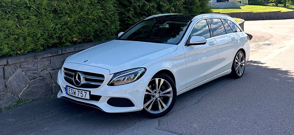 Mercedes-Benz C 220 T d Panorama Burmester Drag Värmare Backkamera GPS 