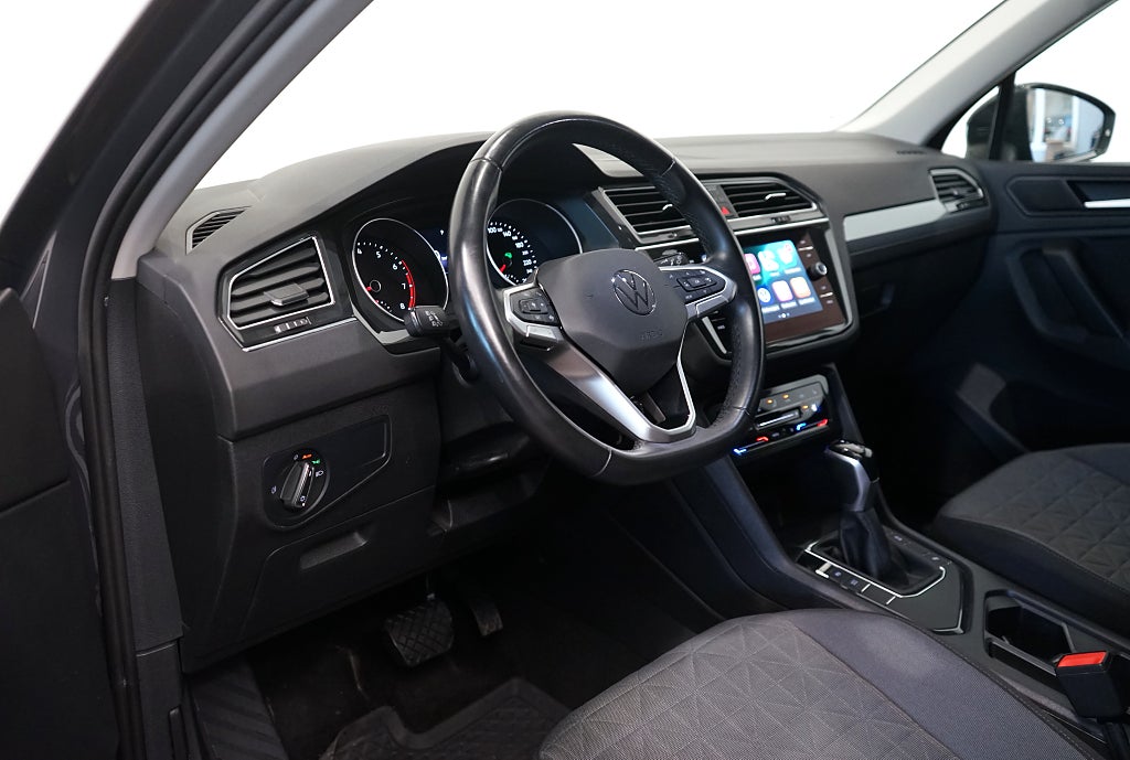 Volkswagen Tiguan 1.5 TSI Base Värmare Carplay Dragkrok 150hk 4.99% Ränta