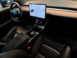 Tesla Model 3 Long Range AWD 440hk Kamera/Navi/MOMS