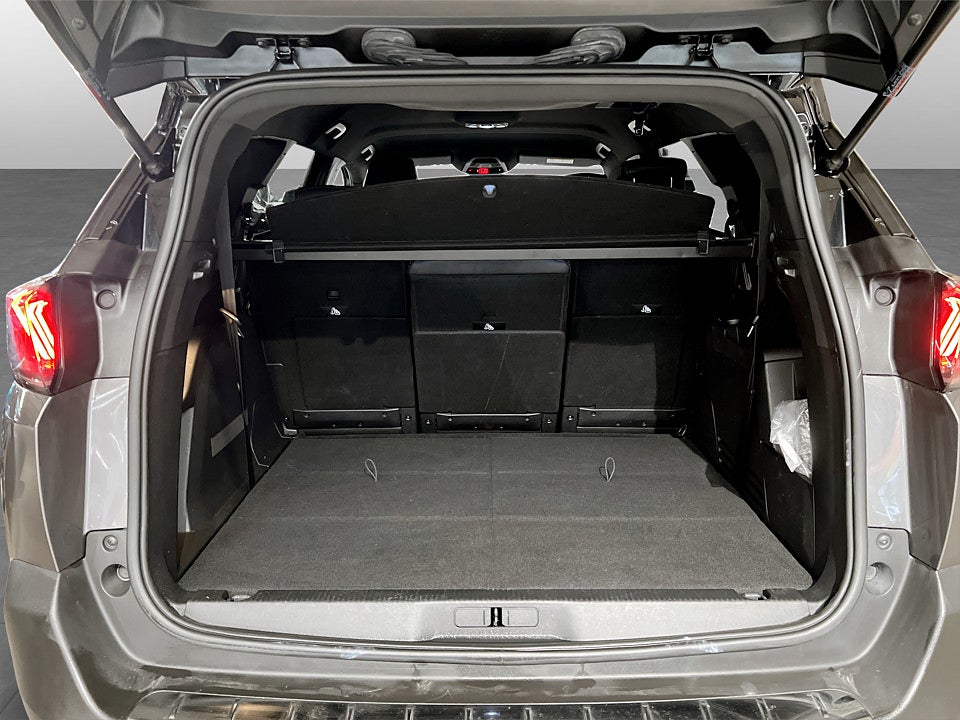 Bild på Peugeot 5008 GT 1.2 PT 130hk Aut 7-SITS B-KAMER CARPLAY