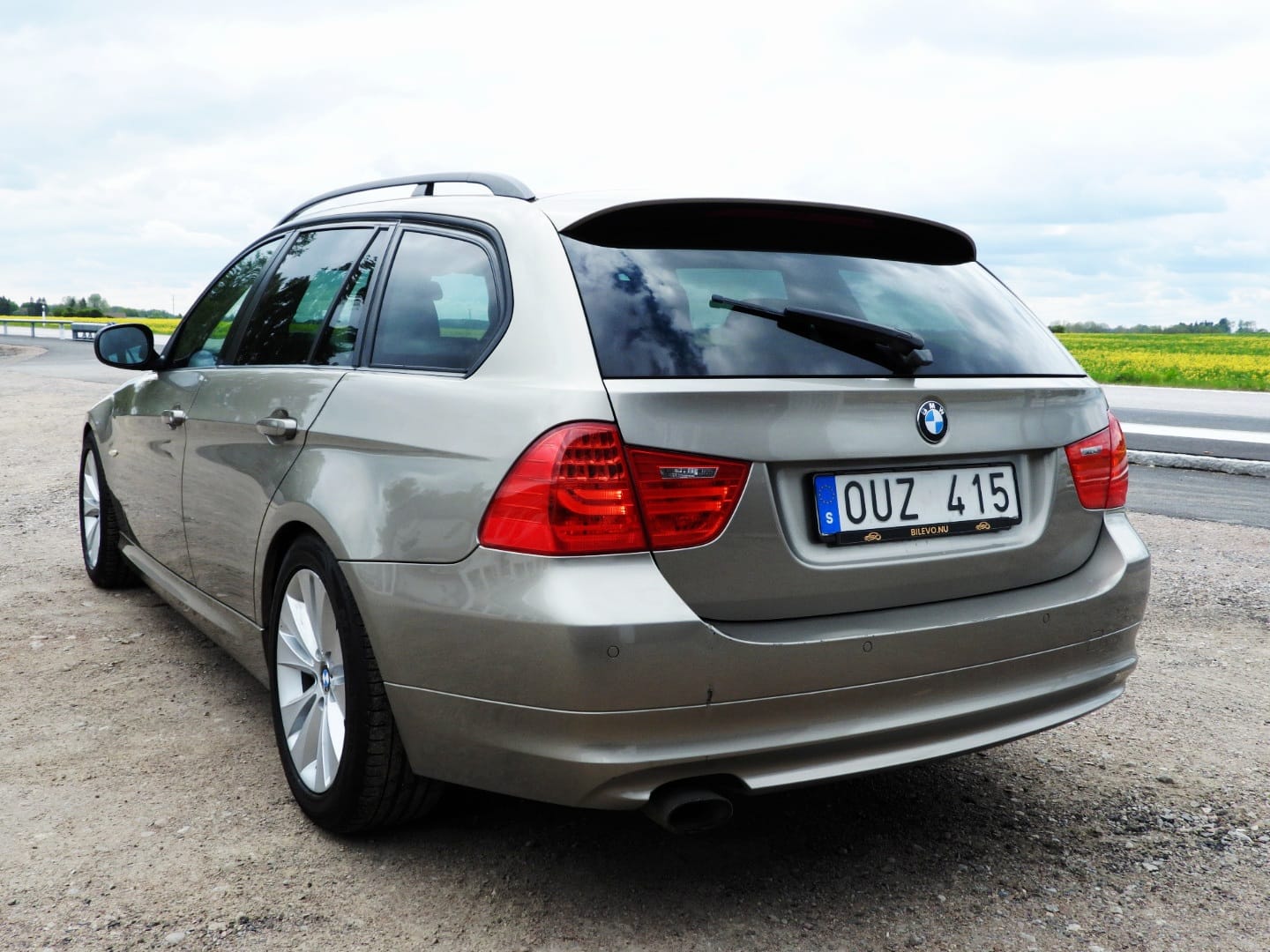 BMW 320 2010, bild 2/10