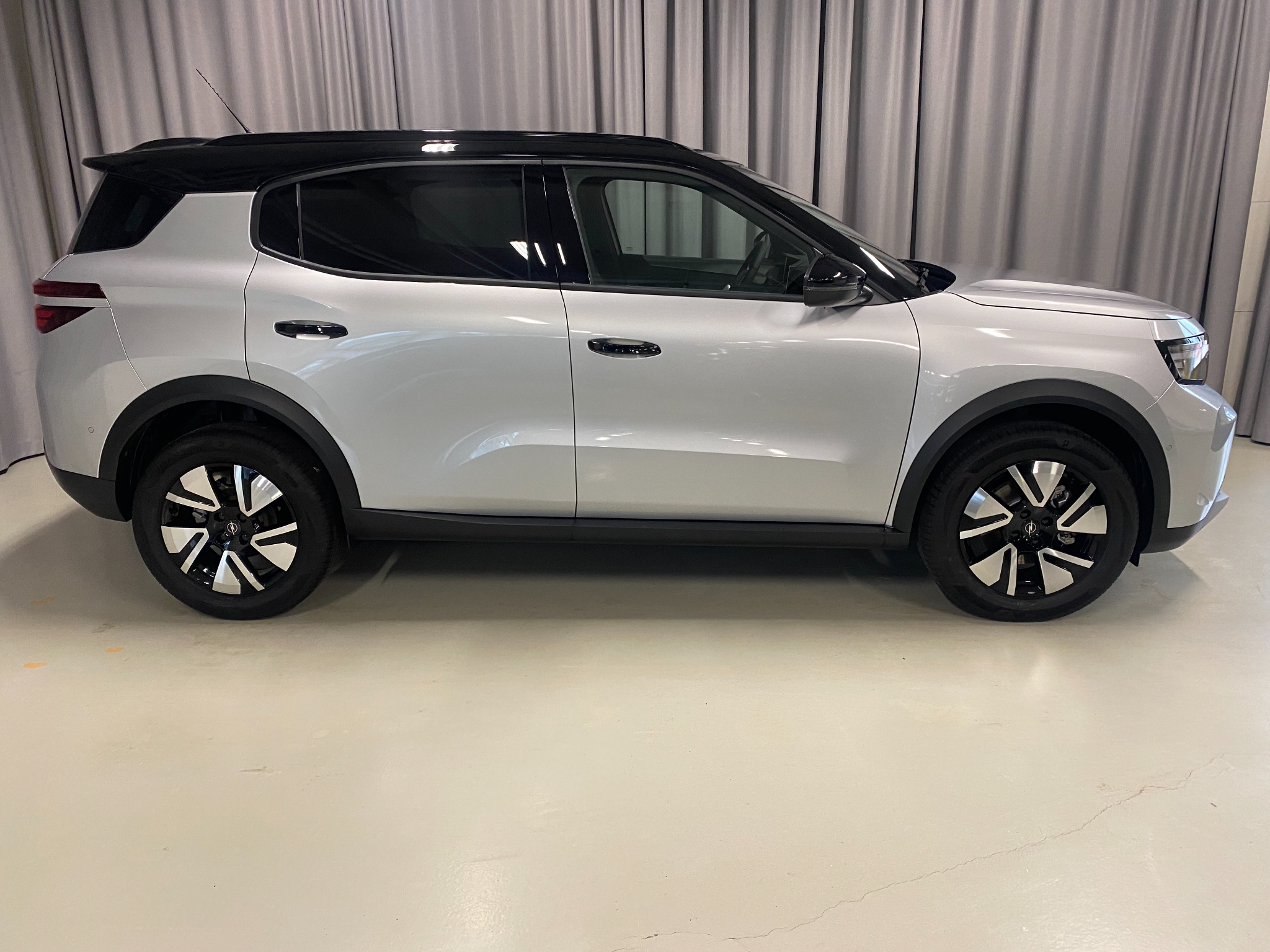 Opel Frontera GS Hybrid 145hk 2025, bild 2/10
