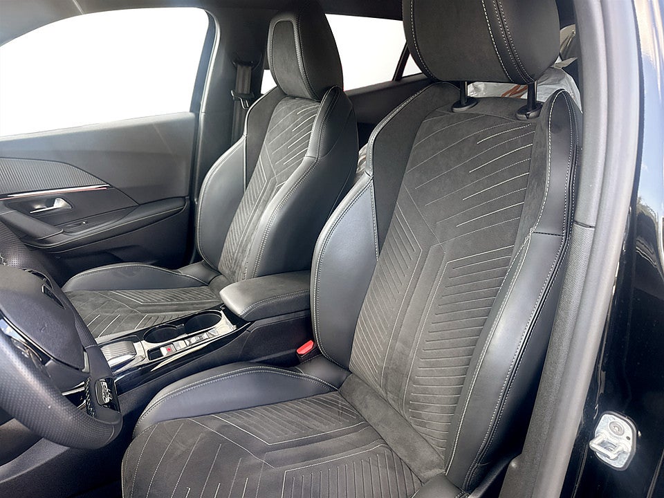 Bild på Peugeot 2008 GT Hybrid 145hk Aut B-KAMERA CARPLAY