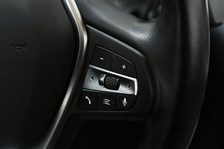 Kombi BMW 330e 16 av 29
