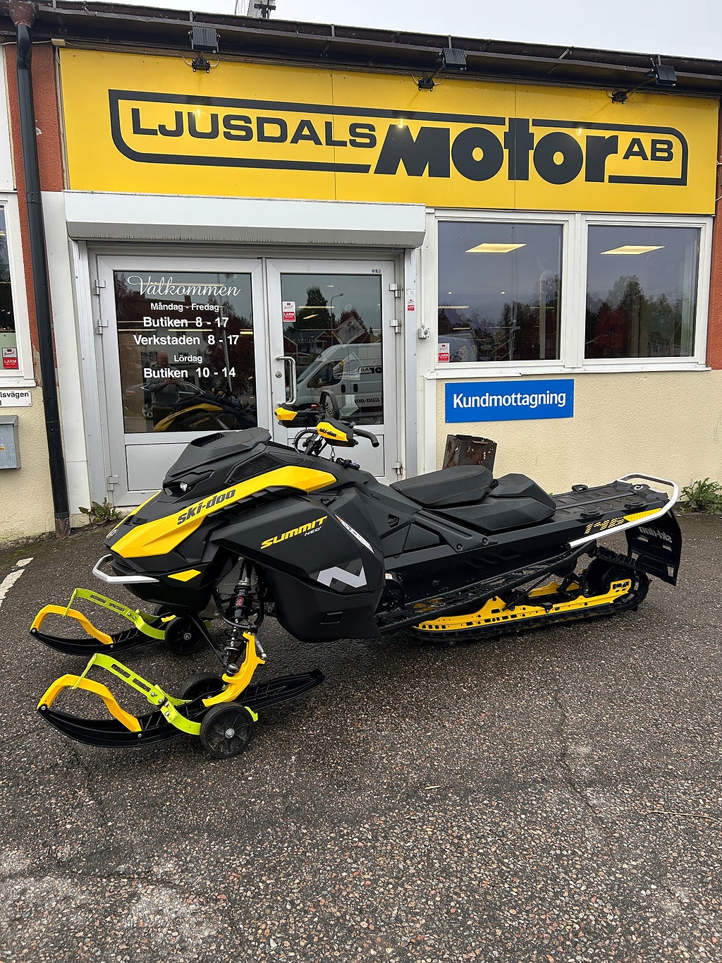 Ski-Doo Summit NEO+ 600 EFI 85Hk