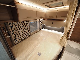 Husbil-halvintegrerad Knaus Van Ti 550 MF 15 av 18