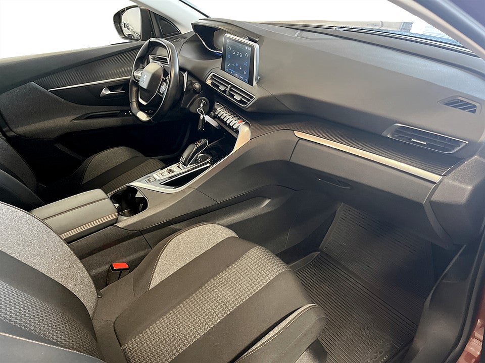Bild på Peugeot 3008 Active 1.2 PT 130hk Aut CARPLAY P-SENSORER BAK