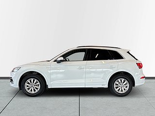 Audi Q5 40 TDI quattro Comfort S Line S&V-däck/Drag/Dvärm