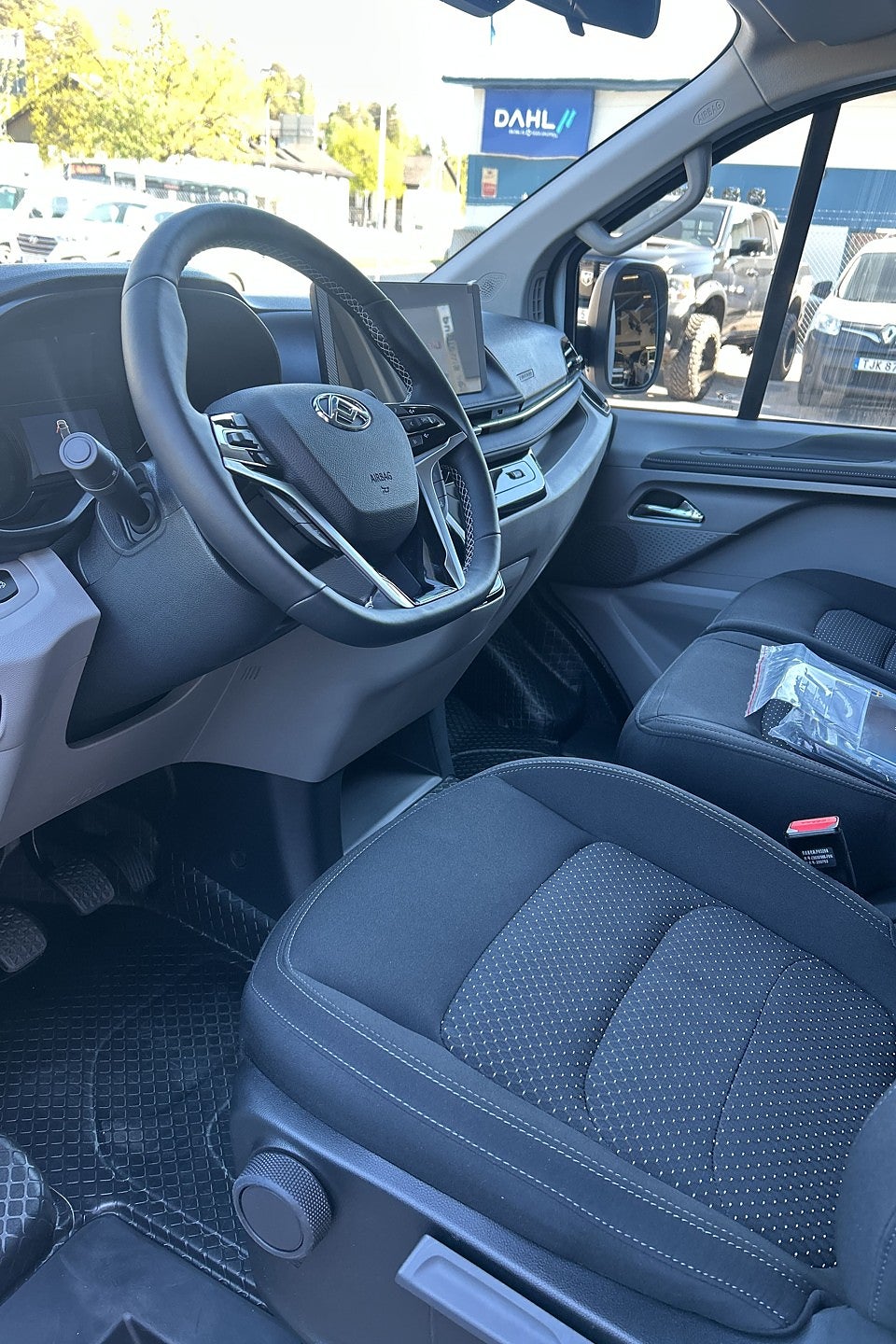 Maxus Delivery 7 L2 H1 150hk  Dubbla skjutdörrar