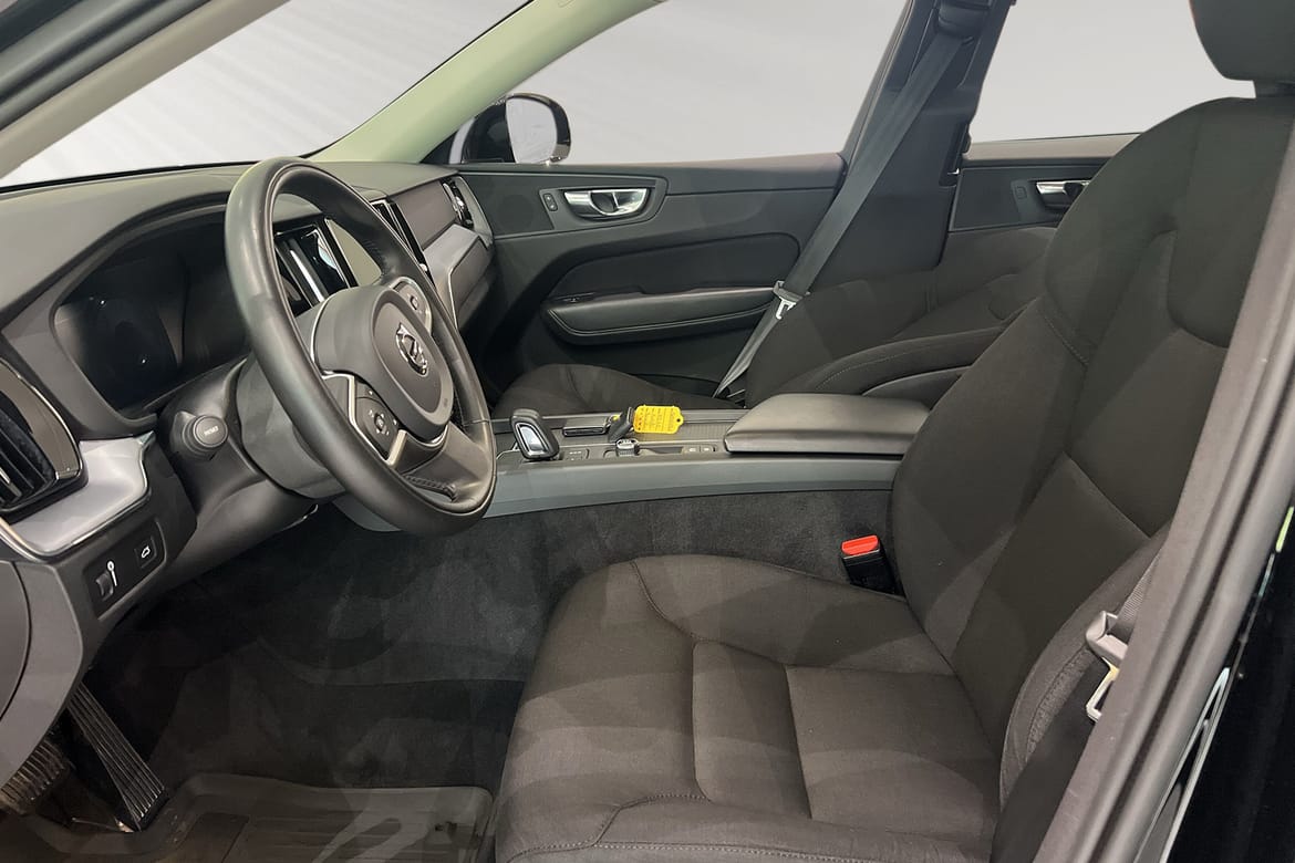 Volvo XC60 B5 Bensin Momentum SEIII 2020, bild 7/38