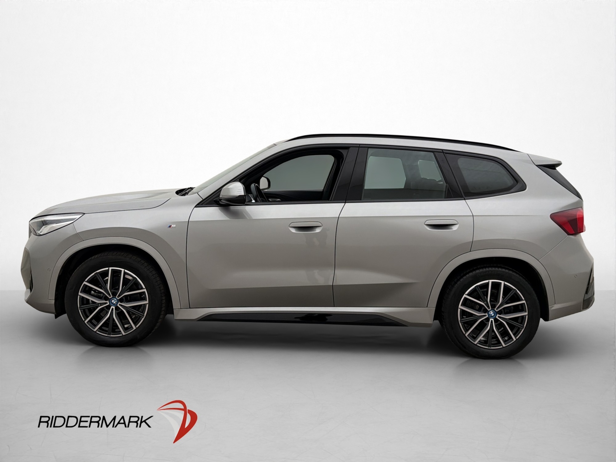 BMW X1 xDrive25e xLine 2023, photo 2/10