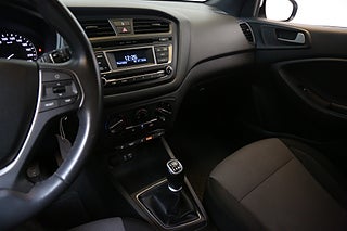 Halvkombi Hyundai i20 17 av 23
