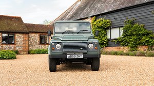 Land Rover Defender har tidigare tillhört hertigen av Edinburgh, prins Philip. Foto: Collecting Cars