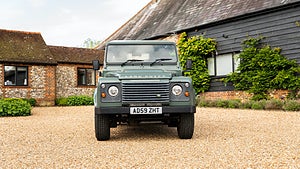 Land Rover Defender har tidigare tillhört hertigen av Edinburgh, prins Philip. Foto: Collecting Cars