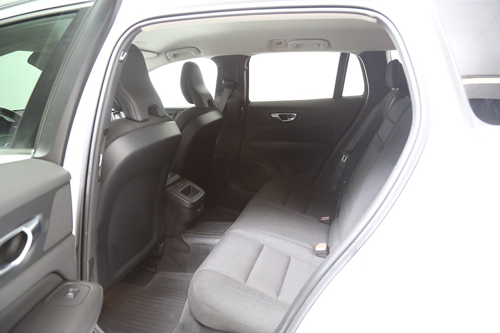 Volvo V60 B4 Diesel 197hk Momentum Advanced SE Aut Drag Leasbar 2021
