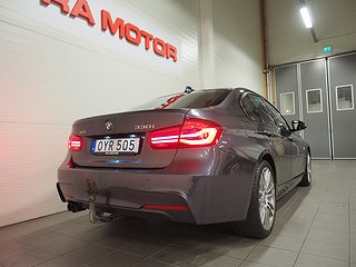 Sedan BMW 330 6 av 26