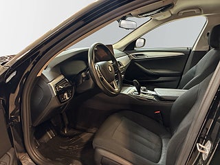 BMW 520d xDrive 190hk MOMS Dvärme HiFi Bkamera Rattvärme Navigation S&V