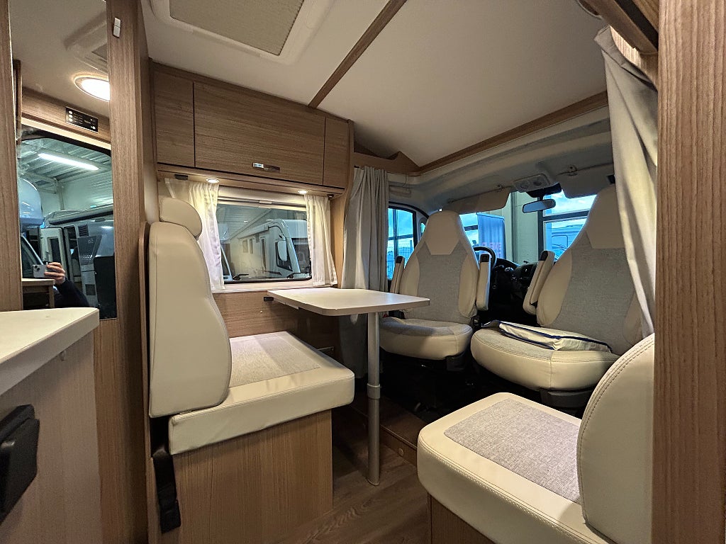 Carado V 132 / Cykelställ / Markis / Under 6m / B-körkort - Carado