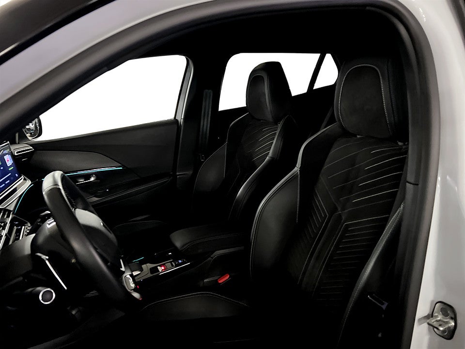 Bild på Peugeot 2008 GT 1.2 PT 130hk Aut B-KAMERA CARPLAY