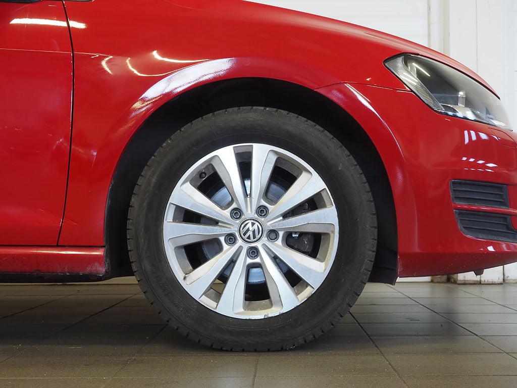 Volkswagen Golf 5-dörrar 1.2 TSI BMT Base | Bluetooth | Adaptiv farth | 2016