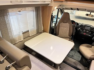 Husbil-halvintegrerad Adria MATRIX PLUS 670 SL 10 av 19
