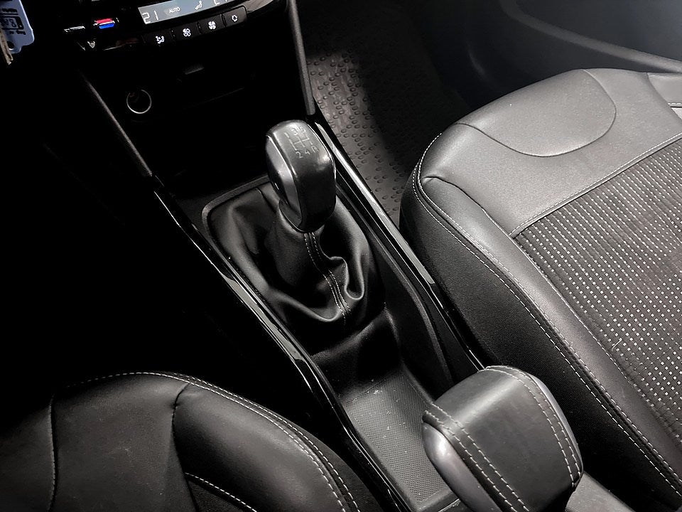 Bild på Peugeot 2008 Allure 1.2 PT 82hk - B-KAMERA, CARPLAY