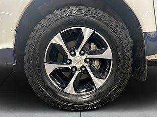 Toyota Hilux Dubbelhytt 2.4 AWD MOMS/Kamera/Drag/D&M-värmare/LEDramp