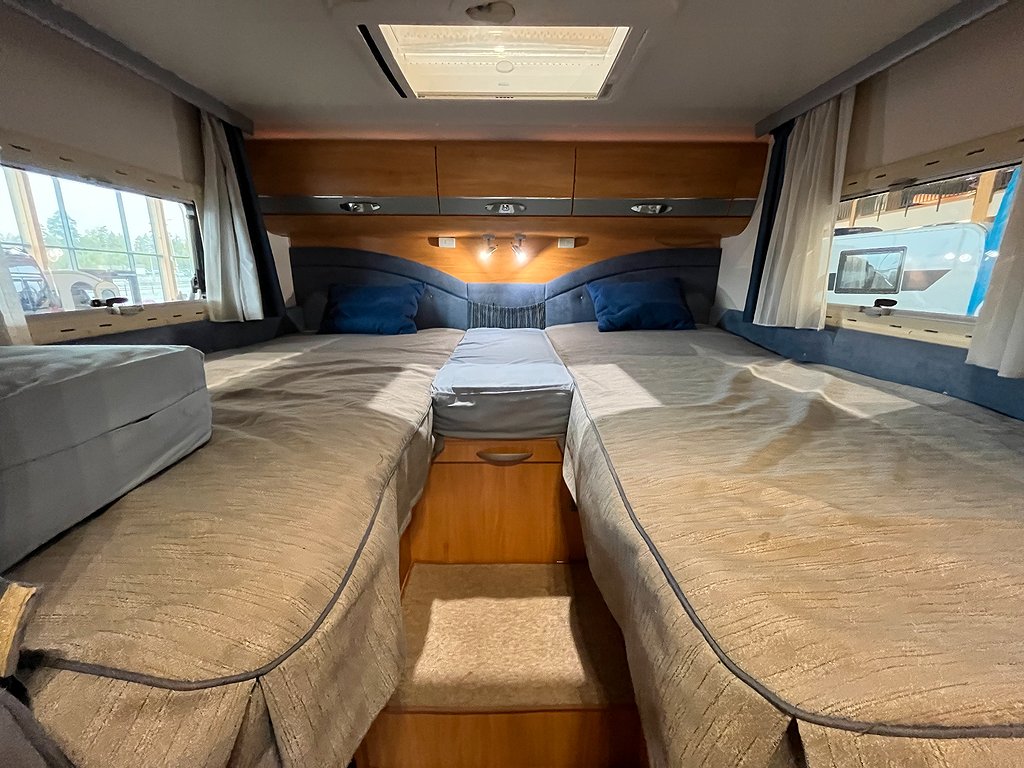 Adria Coral 670 SL /B-körkort/Solcell/Långbädd/Garage - Adria