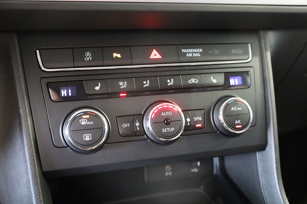 Seat Leon ST 1.6 TDI Style Drag M-Värme PDC Blåtand 2019