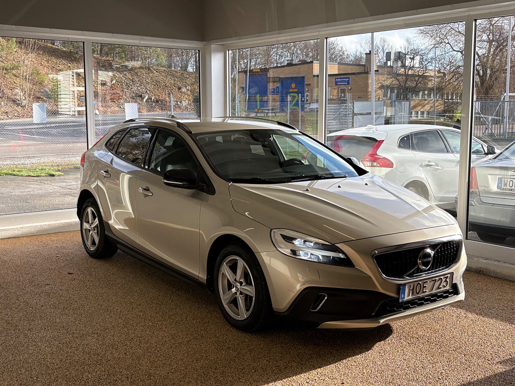 Volvo V40 Cross Country D2 Momentum 120 HK Drag PDC